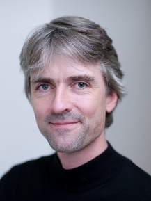 Dr. Stefan T. Mol